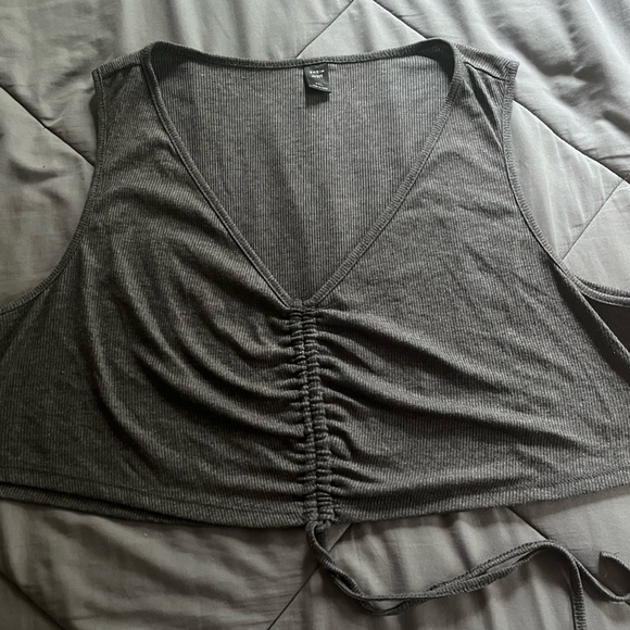 Grey Shein V neck crop top 4x - Picture 1 of 4